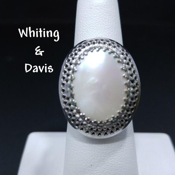 Vintage Whiting & Davis Mother of Pearl Ring, US Size 6 1/2 Adjustable - Picture 1 of 10